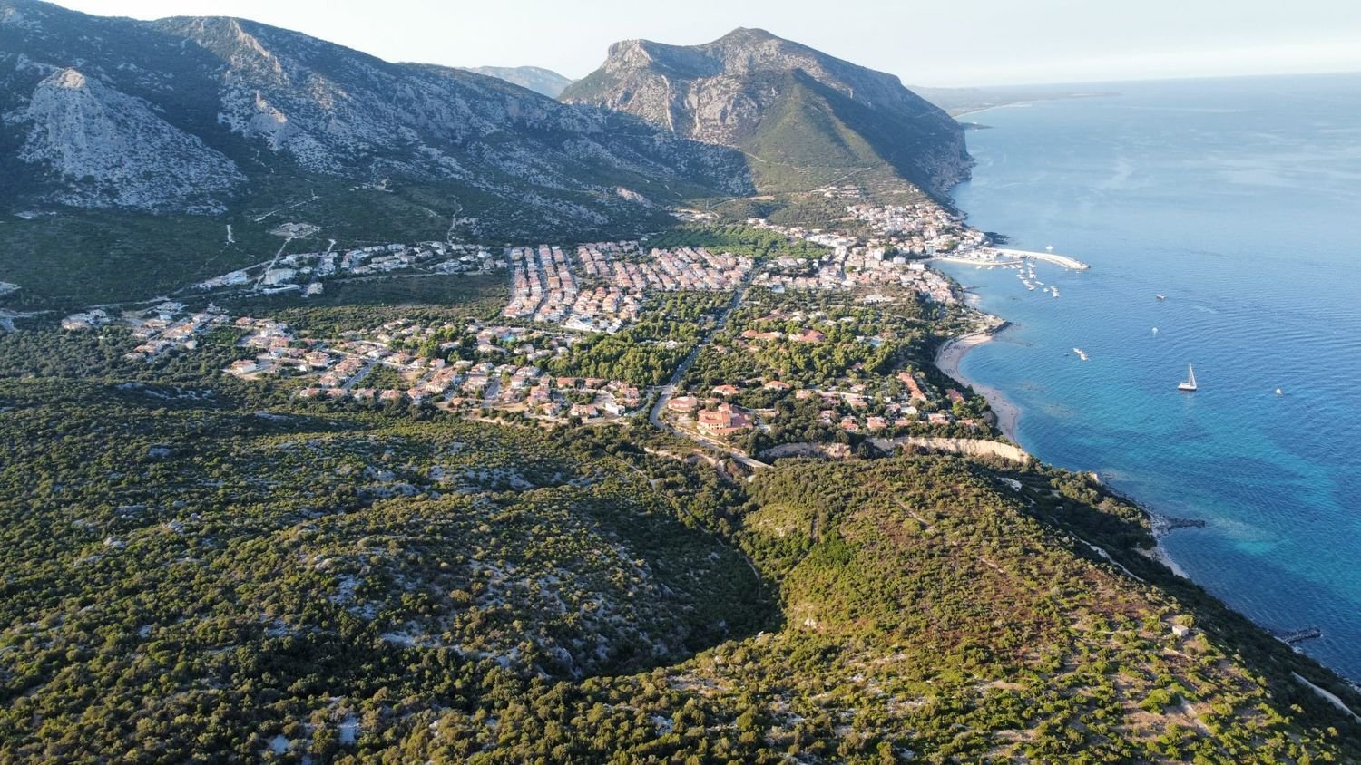 8800m² Land in Dorgali, Italy No. 255780