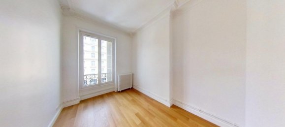 3 bedrooms Apartment in Paris, France No. 348902 4