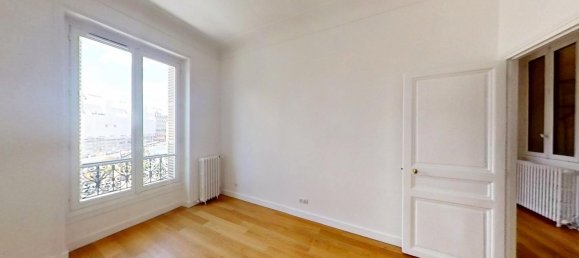 3 bedrooms Apartment in Paris, France No. 348902 2