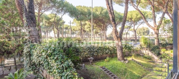 4 bedrooms Apartment in Rome, Italy No. 68371 2