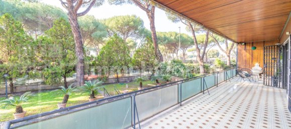 4 bedrooms Apartment in Rome, Italy No. 68371 5
