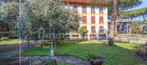 4 bedrooms Apartment in Rome, Italy No. 68371 9