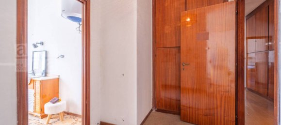 4 bedrooms Apartment in Rome, Italy No. 68371 39