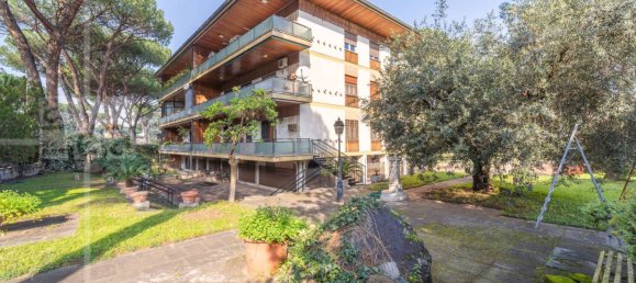 4 bedrooms Apartment in Rome, Italy No. 68371 11