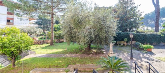 4 bedrooms Apartment in Rome, Italy No. 68371 6