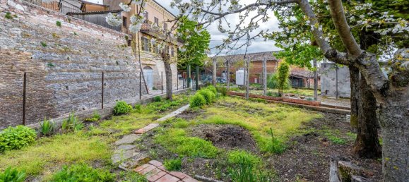 7-salle Maison à Fabriano, Italy No. 130110 18