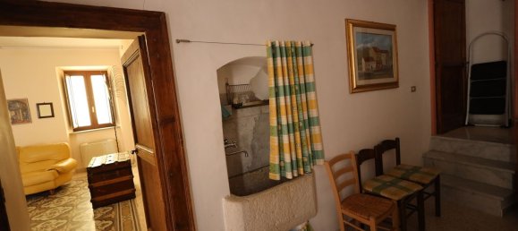 Дом с 5 спальнями в Фрозолоне, Италия № 255941 22