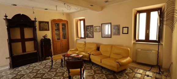 Дом с 5 спальнями в Фрозолоне, Италия № 255941 25