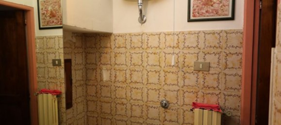 Дом с 5 спальнями в Фрозолоне, Италия № 255941 24