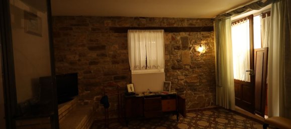 Дом с 5 спальнями в Фрозолоне, Италия № 255941 17