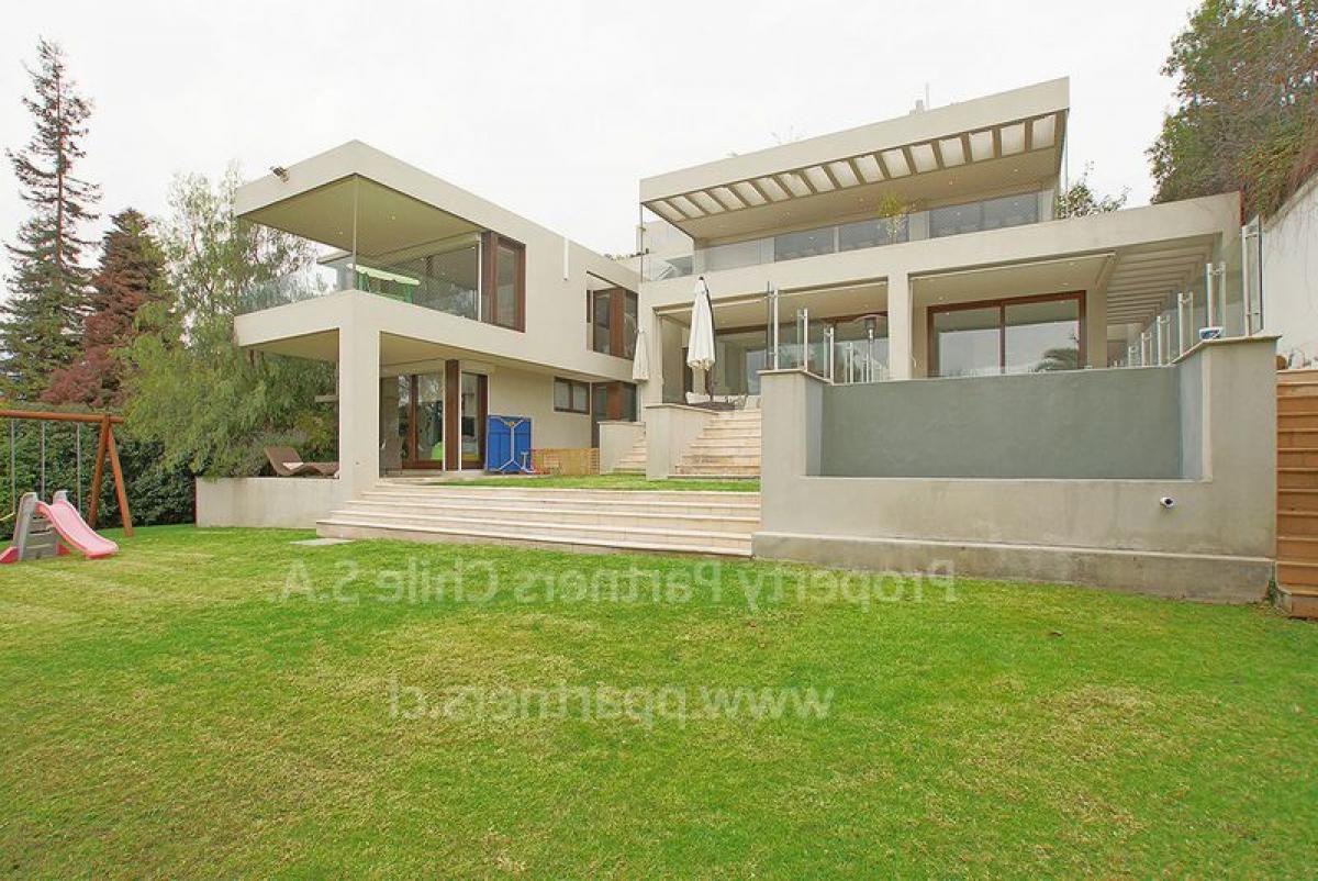 4 bedrooms House in Santiago, Chile No. 5589