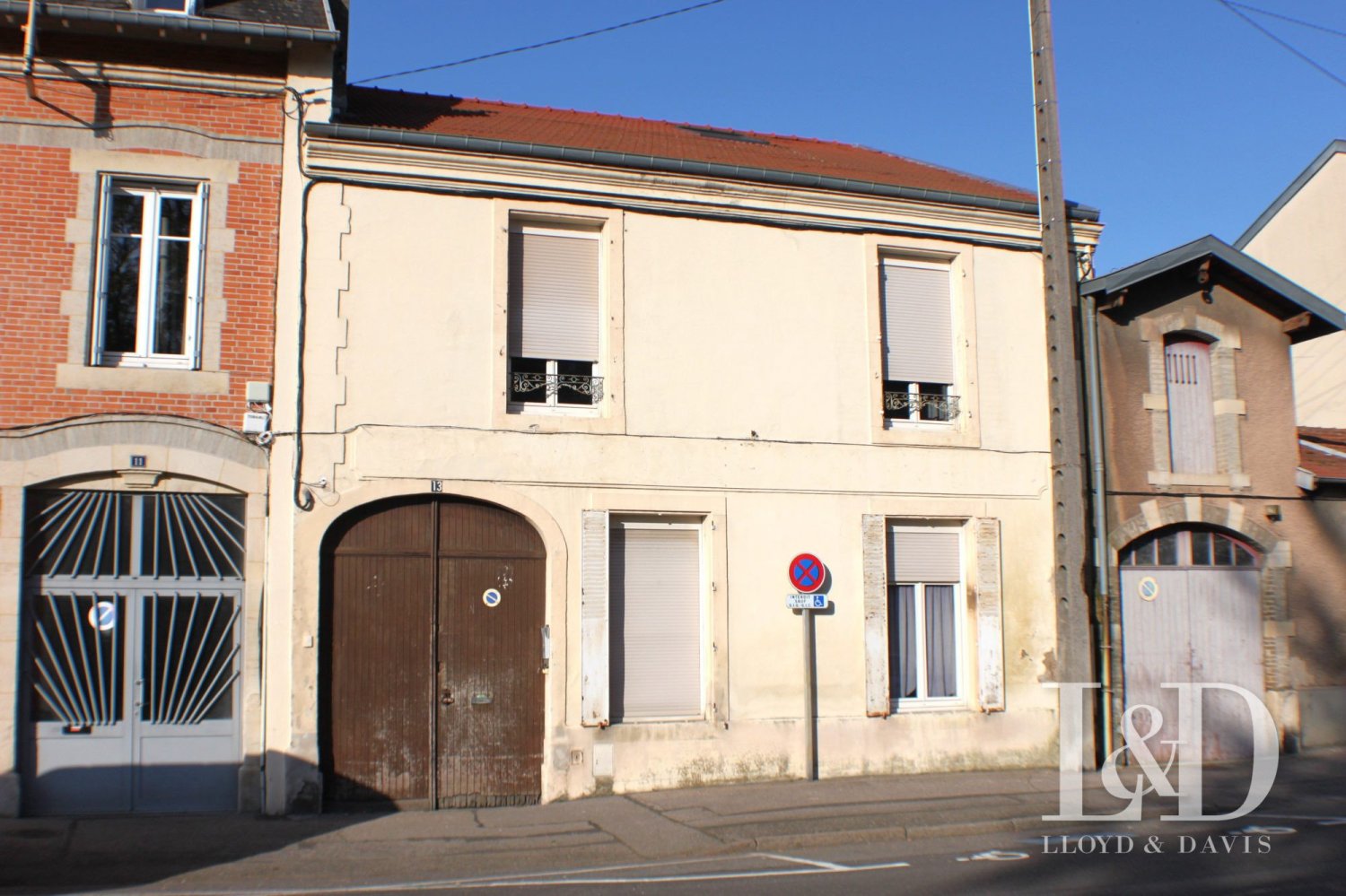 Bâtiment à Lunéville, France 179m² No. 53247