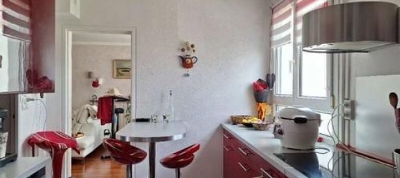 3 bedrooms Apartment in Reims, France No. 66195 8