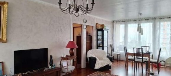 3 bedrooms Apartment in Reims, France No. 66195 4