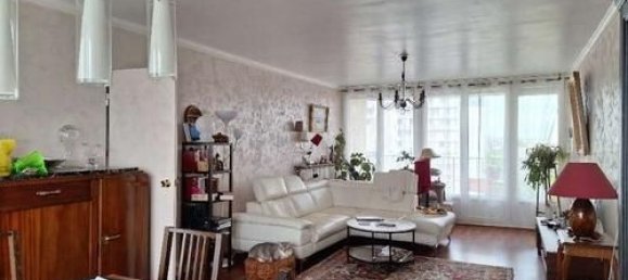 3 bedrooms Apartment in Reims, France No. 66195 6