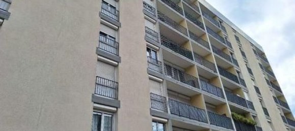 3 bedrooms Apartment in Reims, France No. 66195 2