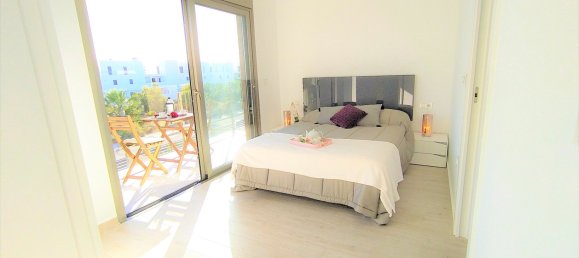 3 Schlafzimmer Villa in Villamartin, Spain, Nr. 1077 10