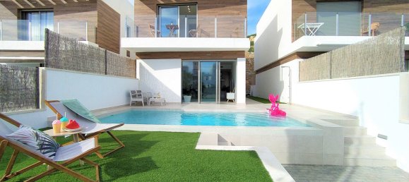 3 Schlafzimmer Villa in Villamartin, Spain, Nr. 1077 3