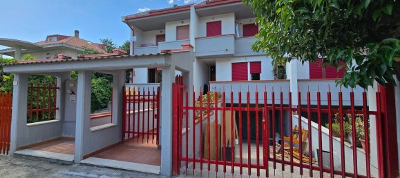 Casa de 6 divisões em Ascoli Piceno, Italy N.º 270380 2