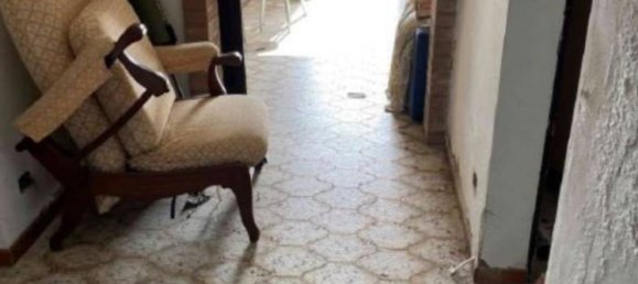 3 bedrooms Apartment in Ferrara, Italy No. 19564 6