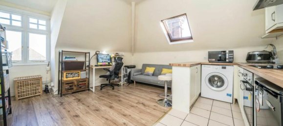 1 bedroom Apartment in Surbiton, United Kingdom No. 10298 2