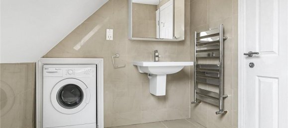 5 bedrooms House in Cockfosters, United Kingdom No. 6621 25