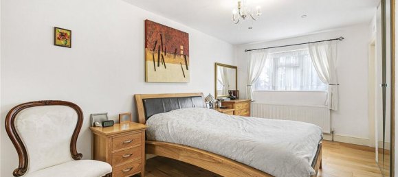 5 bedrooms House in Cockfosters, United Kingdom No. 6621 15