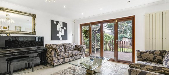 5 bedrooms House in Cockfosters, United Kingdom No. 6621 32