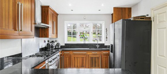 5 bedrooms House in Cockfosters, United Kingdom No. 6621 8