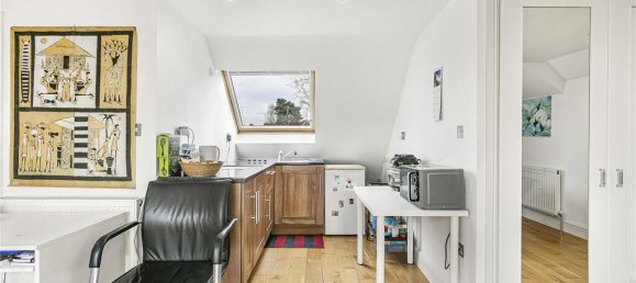 5 bedrooms House in Cockfosters, United Kingdom No. 6621 23