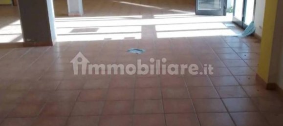 1-salle Propriété commerciale à Vittoria, Italy No. 84232 6