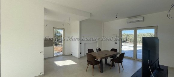 Villa de 2 dormitorios en Ostuni, Italy No. 185857 11