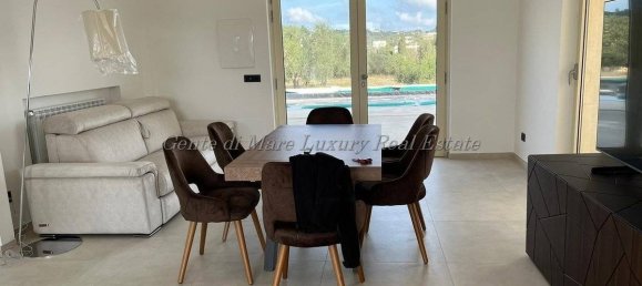 Villa de 2 dormitorios en Ostuni, Italy No. 185857 4