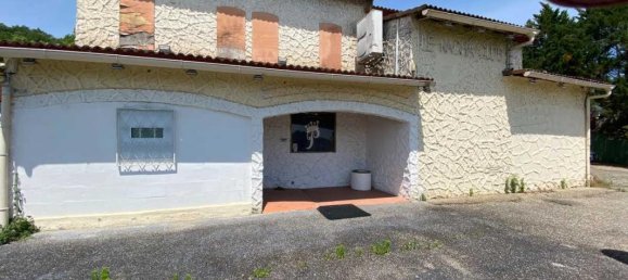 Propiedad comercial de 1 dormitorio en Aiguillon, France No. 204061 2