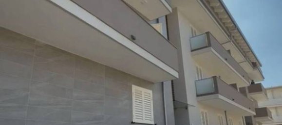 3 bedrooms Apartment in Parete, Italy No. 259467 8