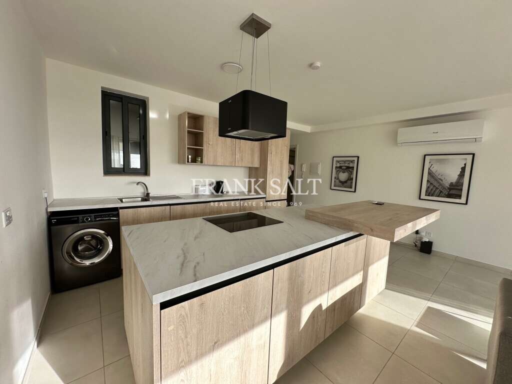 Квартира с 2 спальнями в Меллиха, Мальта № 5057