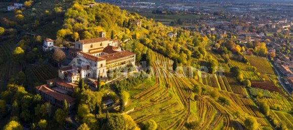 4 bedrooms Apartment in Rovato, Italy No. 259435 2