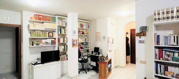 4-salle Appartement à Santa Maria Hoè, Italy No. 3292 20