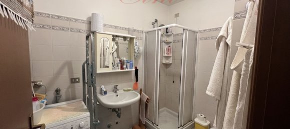 4-salle Appartement à Santa Maria Hoè, Italy No. 3292 33