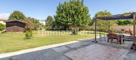 2 bedrooms House in Pisa, Italy No. 349602 4