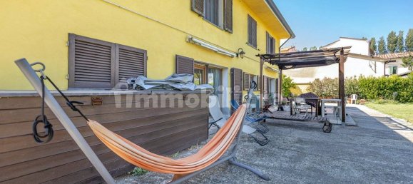 2 bedrooms House in Pisa, Italy No. 349602 2