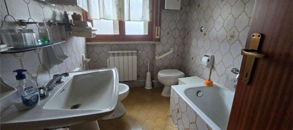 Apartamento de 3 divisões em Serra Riccò, Italy N.º 39239 9