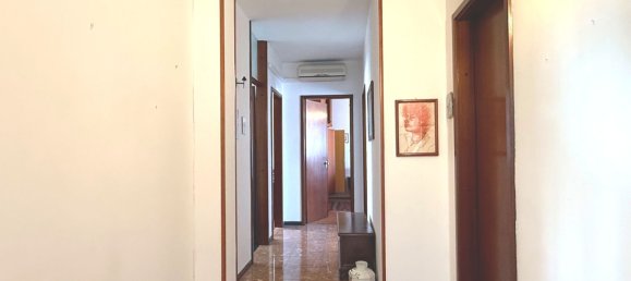 6 rooms House in Udine, Italy No. 43749 8