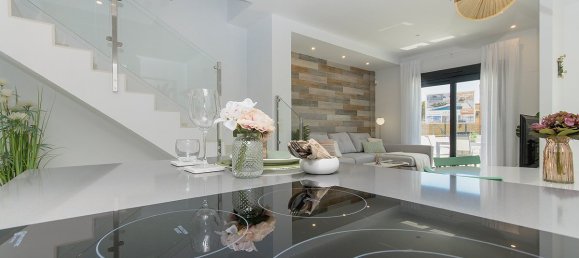 Villa de 3 dormitorios en Los Montesinos, Spain No. 8985 7