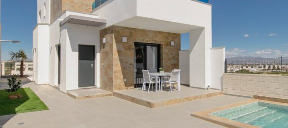 Villa de 3 dormitorios en Los Montesinos, Spain No. 8985 2