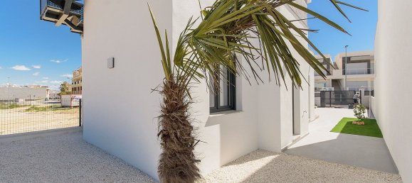 Villa de 3 dormitorios en Los Montesinos, Spain No. 8985 4