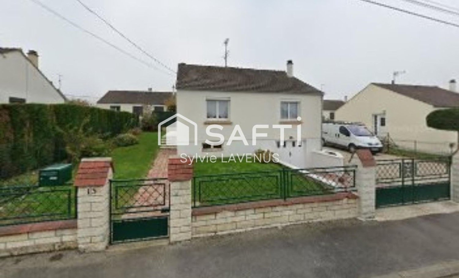 2 bedrooms House in Belleu, France No. 214703