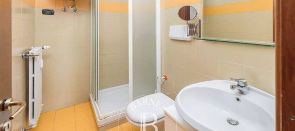 2 Schlafzimmer Wohnung in Milan, Italy, Nr. 326001 26