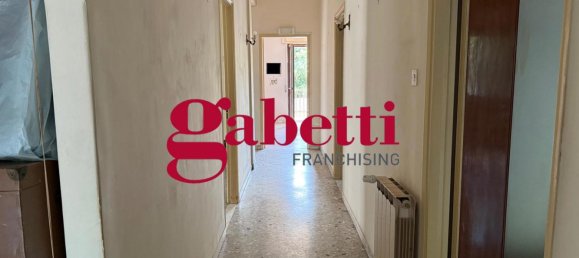 5 rooms Apartment in Caserta, Italy No. 293917 16