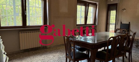 5 rooms Apartment in Caserta, Italy No. 293917 7